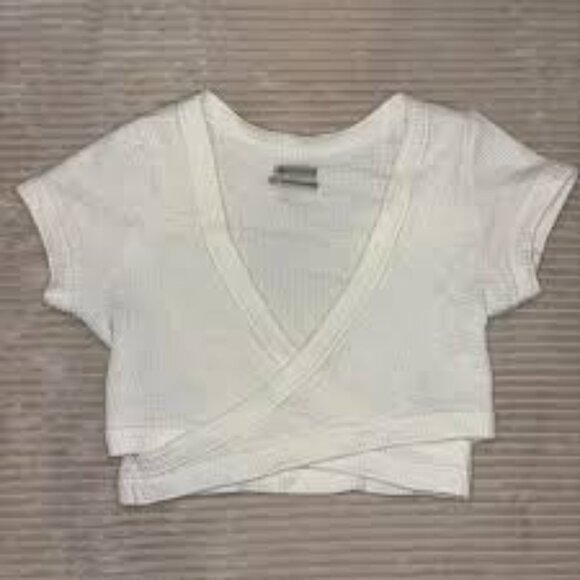 Urban Outfitters White Cream Waffle Knit Top Size Large - Picture 2 of 6